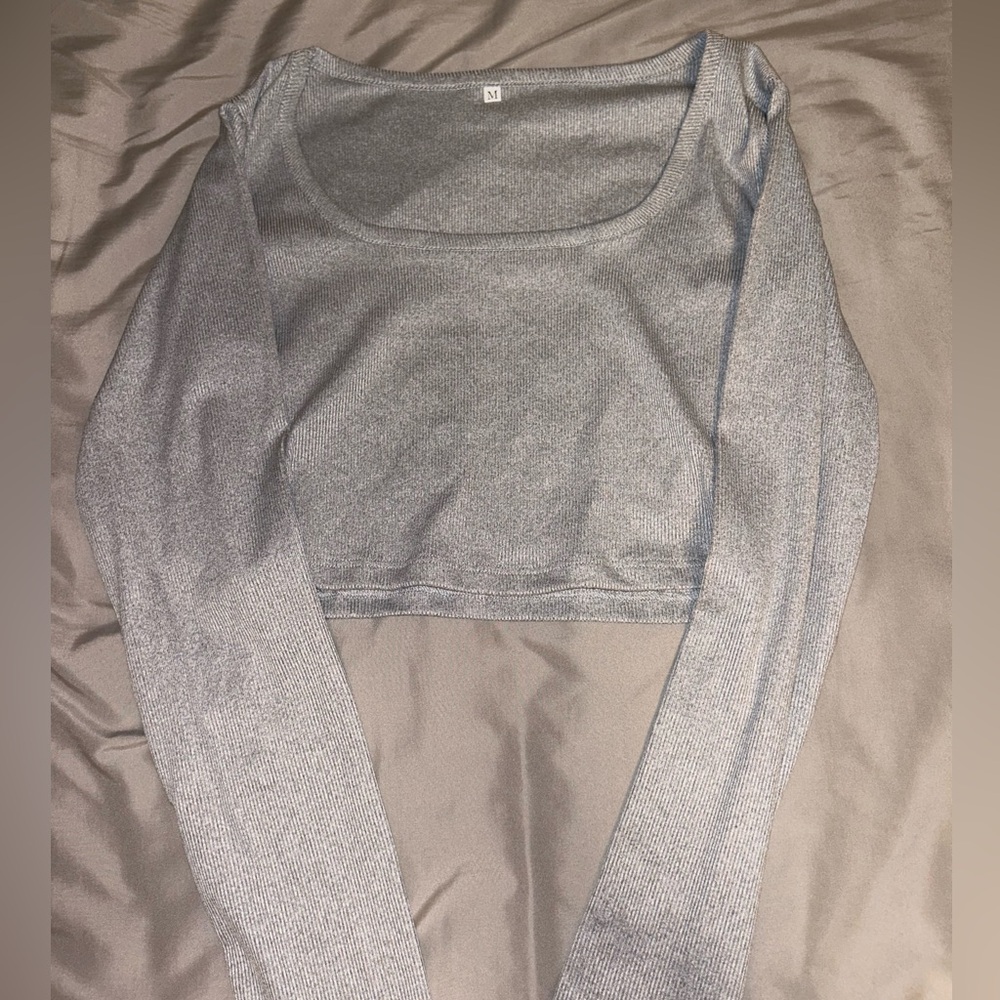 SHEIN Women’s cropped longsleeve